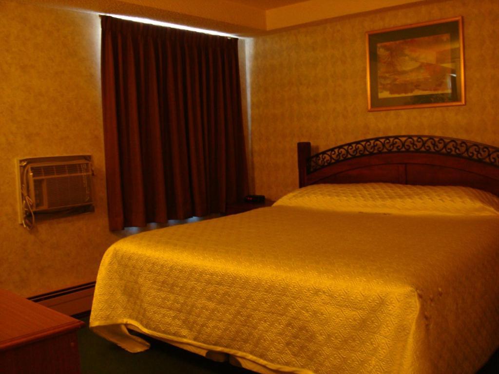 Blue Bird Hotel Melfort Номер фото